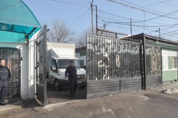 Șoferul care a ucis familia interlopului Sinan a ajuns la penitenciar